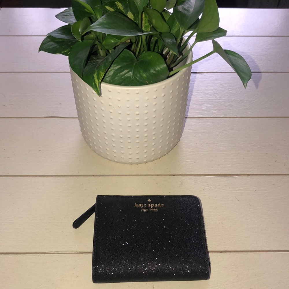 Kate Spade sm L zip black glitter bifold wallet